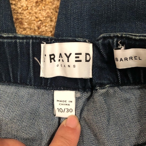 FRAYED JEANS/ NWT/ Frayed Denim
Barrel Straight-Leg Jeans / Dark Blue/size 10/30 - Picture 7 of 16